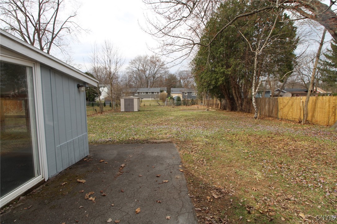 206 Helen Street, Clay, New York image 40