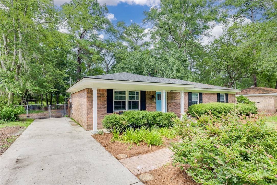 206 Pinecrest Place