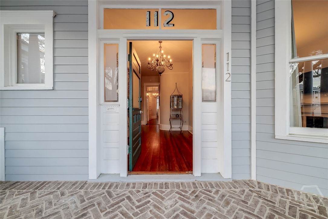 116 W Waldburg Street
