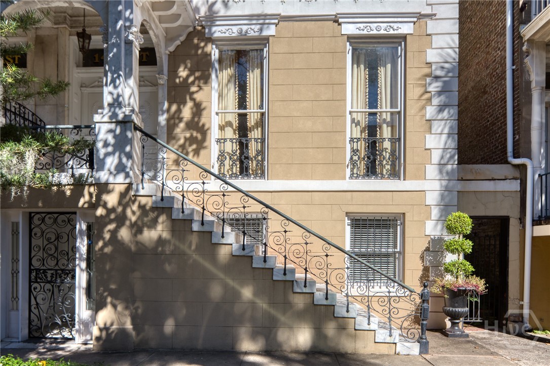 14 E Taylor Street