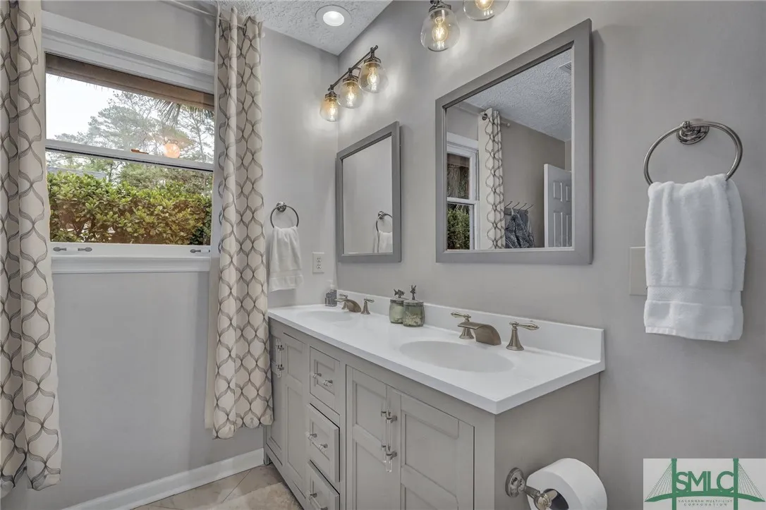 Savannah, Georgia 31411, United States, 4 Bedrooms Bedrooms, ,2 BathroomsBathrooms,Residential,Active,1445