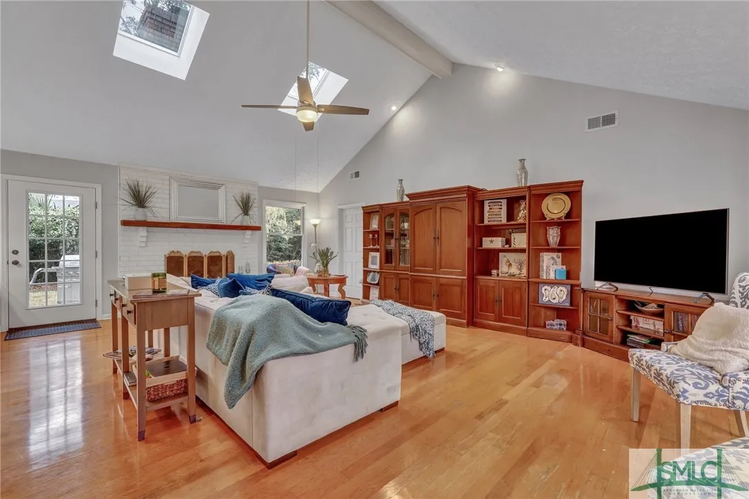 Savannah, Georgia 31411, United States, 4 Bedrooms Bedrooms, ,2 BathroomsBathrooms,Residential,Active,1445