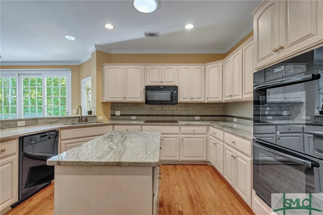 Savannah, Georgia 31411, United States, 4 Bedrooms Bedrooms, ,5 BathroomsBathrooms,Residential,Pending,23206