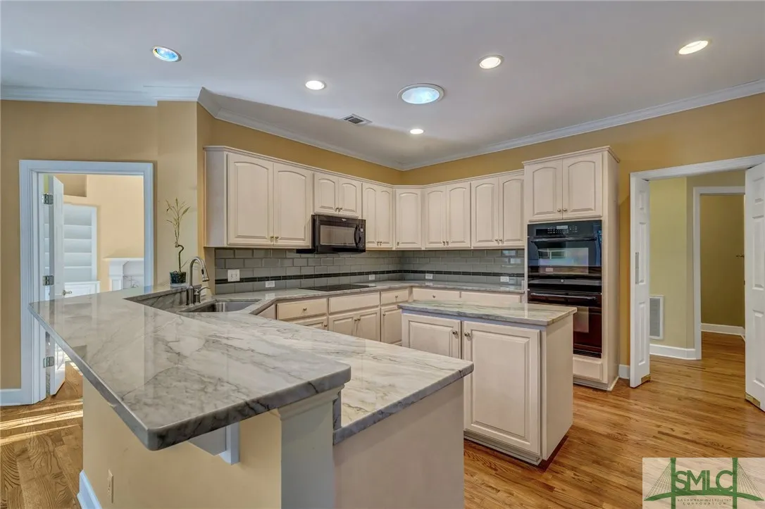 Savannah, Georgia 31411, United States, 4 Bedrooms Bedrooms, ,5 BathroomsBathrooms,Residential,Pending,23206