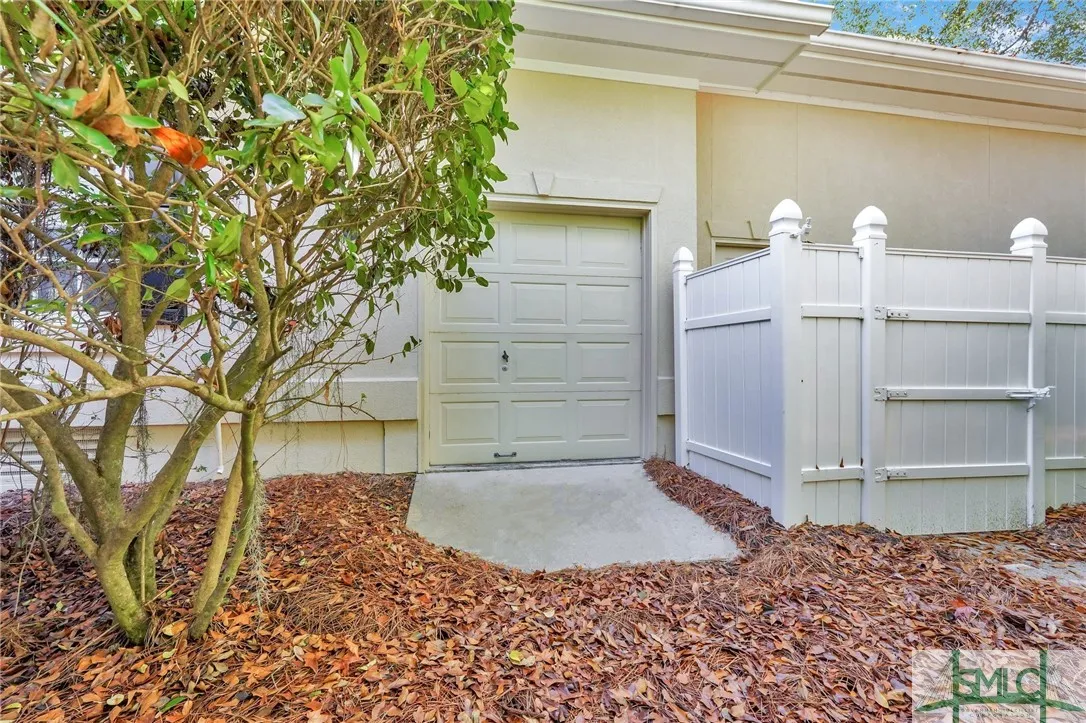 Savannah, Georgia 31411, United States, 4 Bedrooms Bedrooms, ,5 BathroomsBathrooms,Residential,Pending,23206