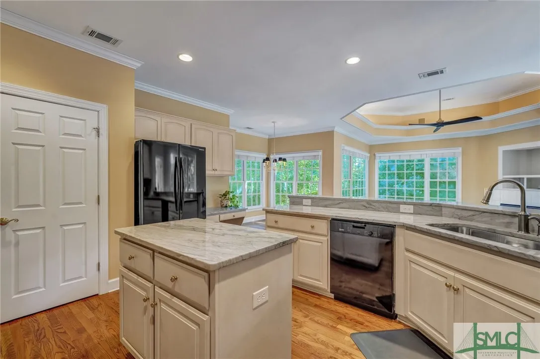 Savannah, Georgia 31411, United States, 4 Bedrooms Bedrooms, ,5 BathroomsBathrooms,Residential,Pending,23206