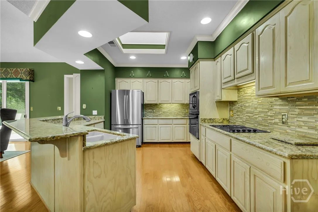 Savannah, Georgia 31411, United States, 4 Bedrooms Bedrooms, ,4 BathroomsBathrooms,Residential,Pending,215915