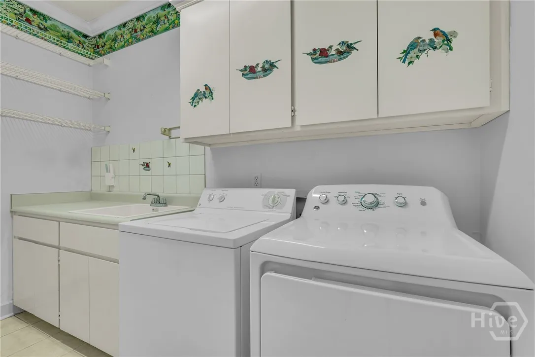 Savannah, Georgia 31411, United States, 4 Bedrooms Bedrooms, ,4 BathroomsBathrooms,Residential,Pending,215915