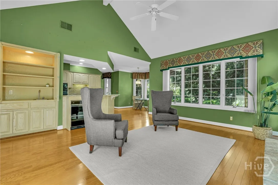 Savannah, Georgia 31411, United States, 4 Bedrooms Bedrooms, ,4 BathroomsBathrooms,Residential,Pending,215915