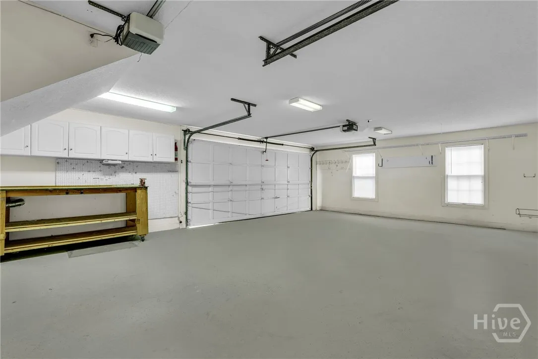 Savannah, Georgia 31411, United States, 4 Bedrooms Bedrooms, ,4 BathroomsBathrooms,Residential,Pending,215915