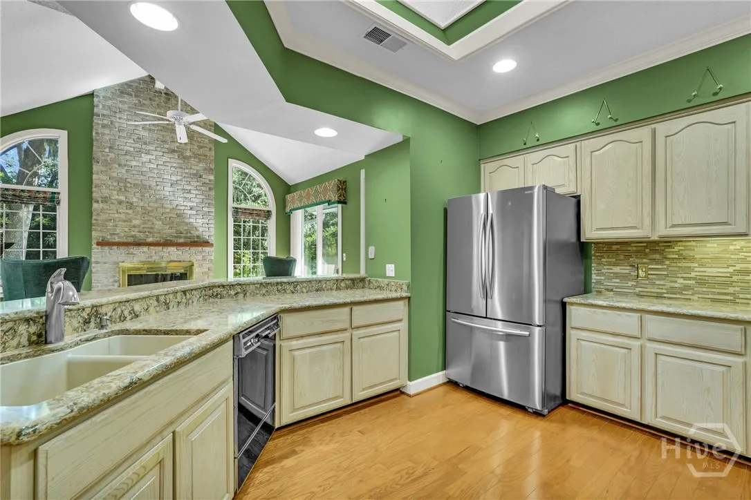 Savannah, Georgia 31411, United States, 4 Bedrooms Bedrooms, ,4 BathroomsBathrooms,Residential,Pending,215915