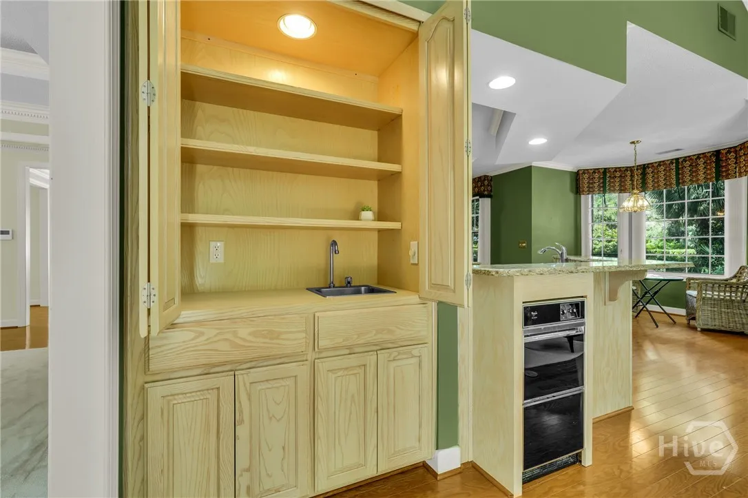 Savannah, Georgia 31411, United States, 4 Bedrooms Bedrooms, ,4 BathroomsBathrooms,Residential,Pending,215915