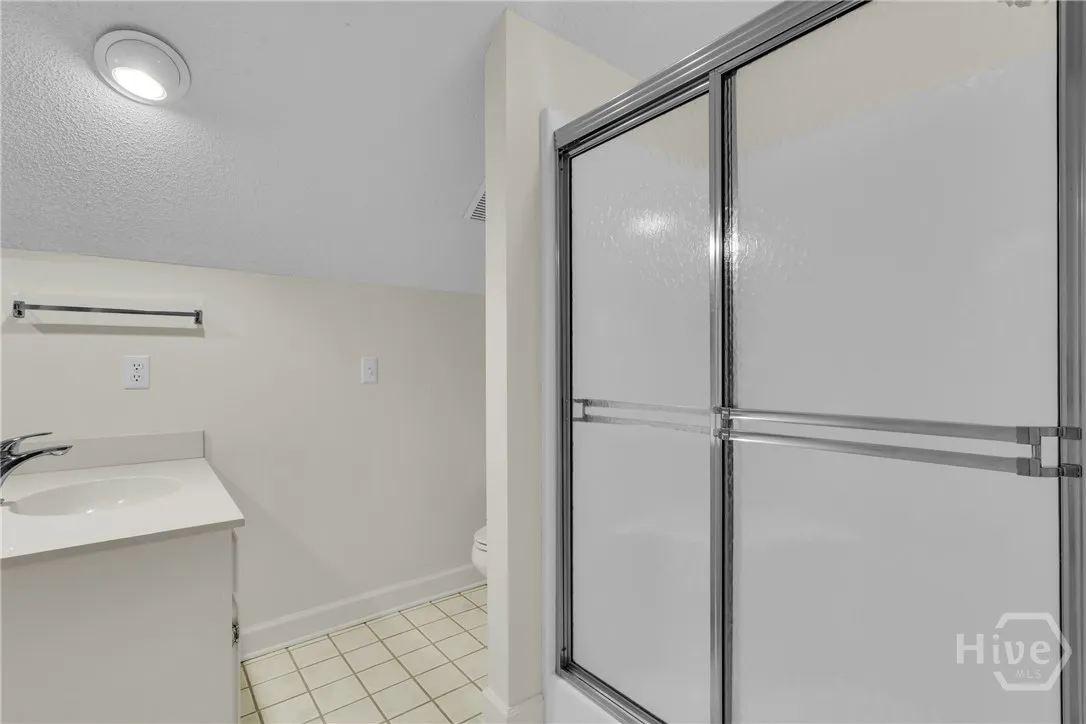 Savannah, Georgia 31411, United States, 4 Bedrooms Bedrooms, ,4 BathroomsBathrooms,Residential,Pending,215915