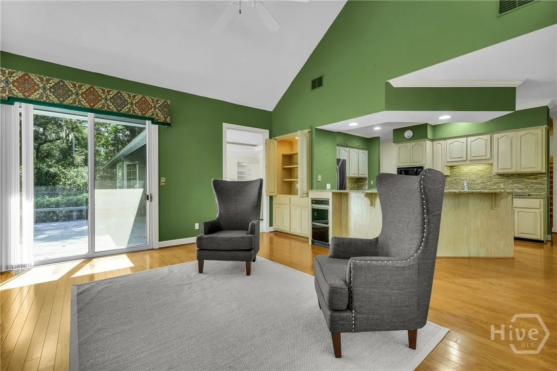 Savannah, Georgia 31411, United States, 4 Bedrooms Bedrooms, ,4 BathroomsBathrooms,Residential,Pending,215915