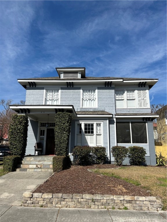 616 Maupas Avenue