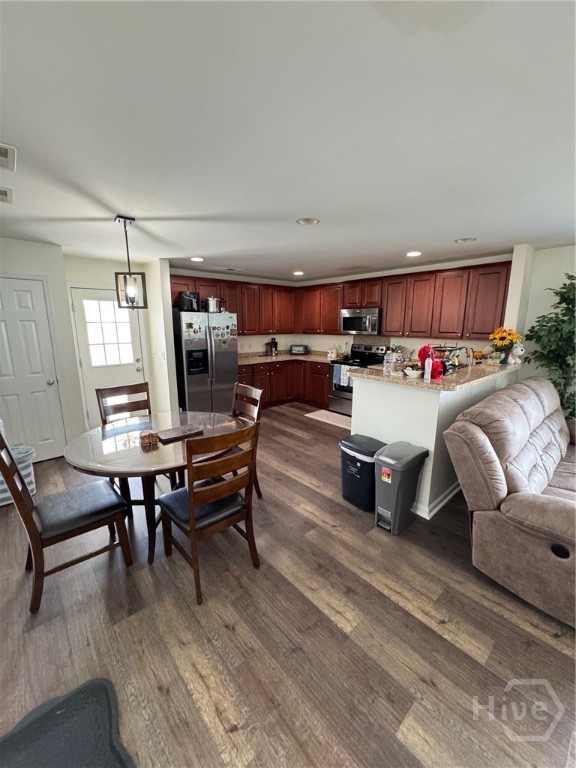 320 Grasslands Drive