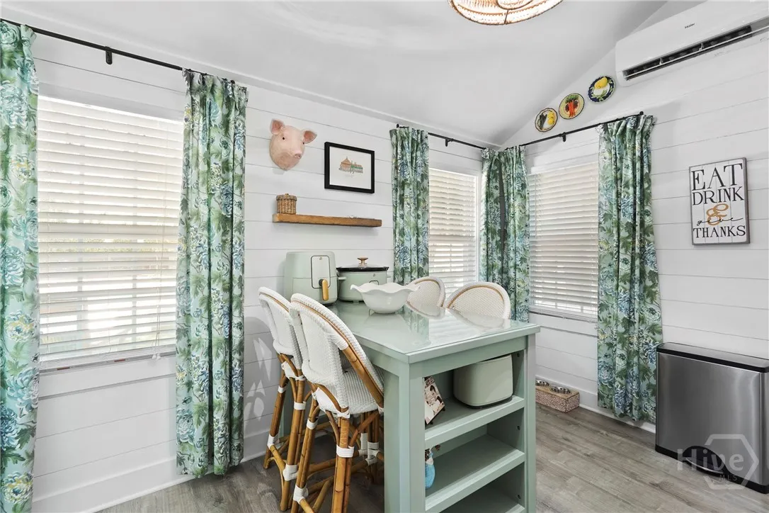 Savannah, Georgia 31406, United States, 4 Bedrooms Bedrooms, ,4 BathroomsBathrooms,Residential,Active,163744