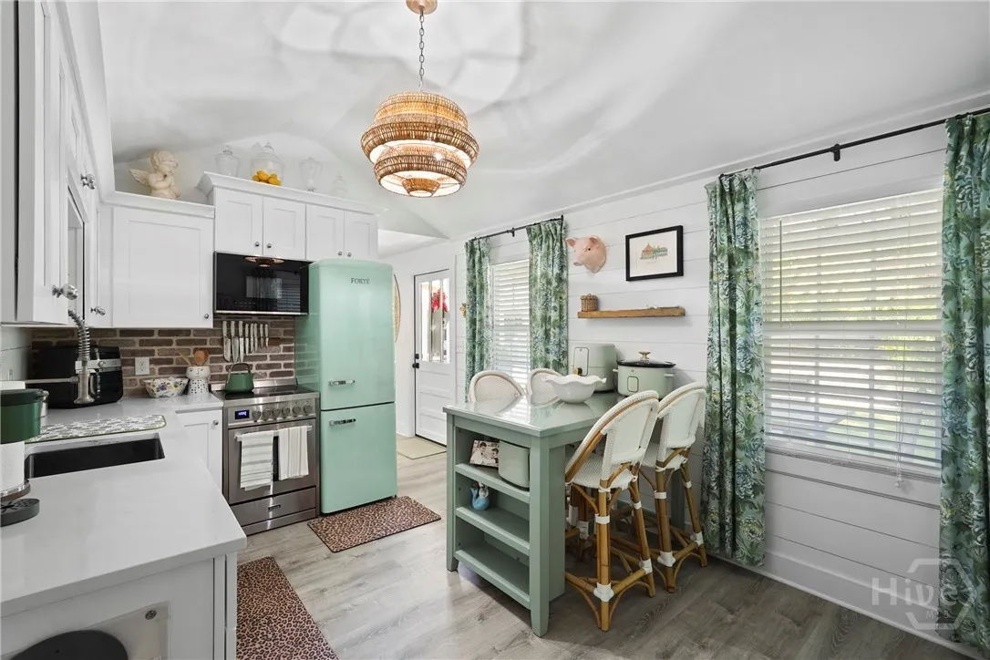 Savannah, Georgia 31406, United States, 4 Bedrooms Bedrooms, ,4 BathroomsBathrooms,Residential,Active,163744