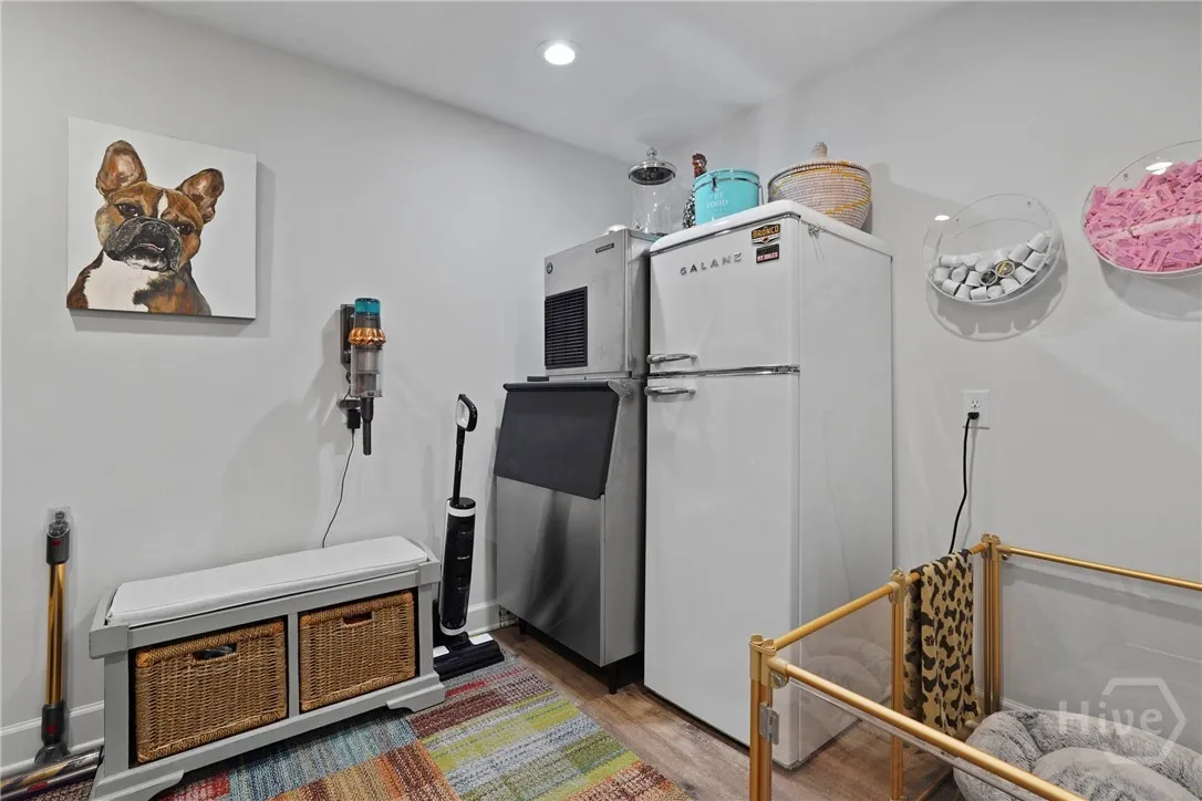 Savannah, Georgia 31406, United States, 4 Bedrooms Bedrooms, ,4 BathroomsBathrooms,Residential,Active,163744