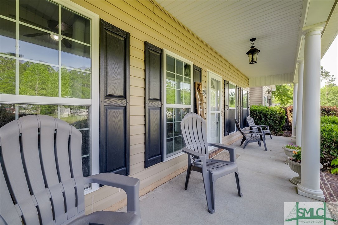 213 Rosehill Drive E