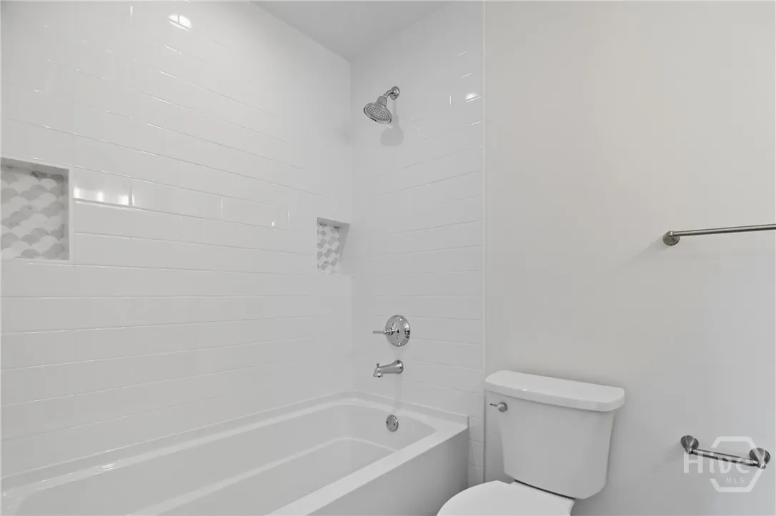 Savannah, Georgia 31411, United States, 5 Bedrooms Bedrooms, ,5 BathroomsBathrooms,Residential,Active,225543