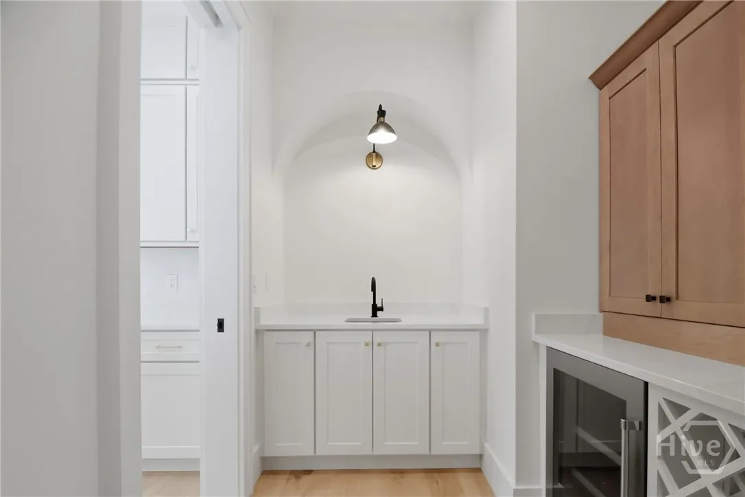 Savannah, Georgia 31411, United States, 5 Bedrooms Bedrooms, ,5 BathroomsBathrooms,Residential,Active,225543