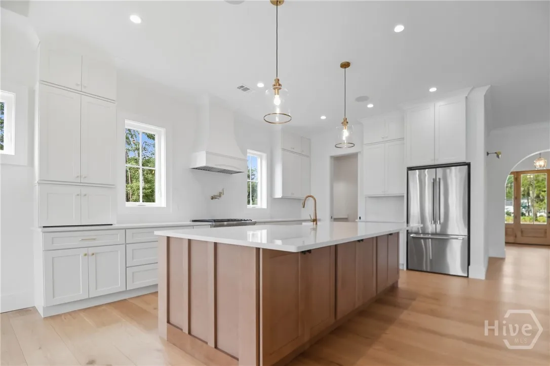 Savannah, Georgia 31411, United States, 5 Bedrooms Bedrooms, ,5 BathroomsBathrooms,Residential,Active,225543