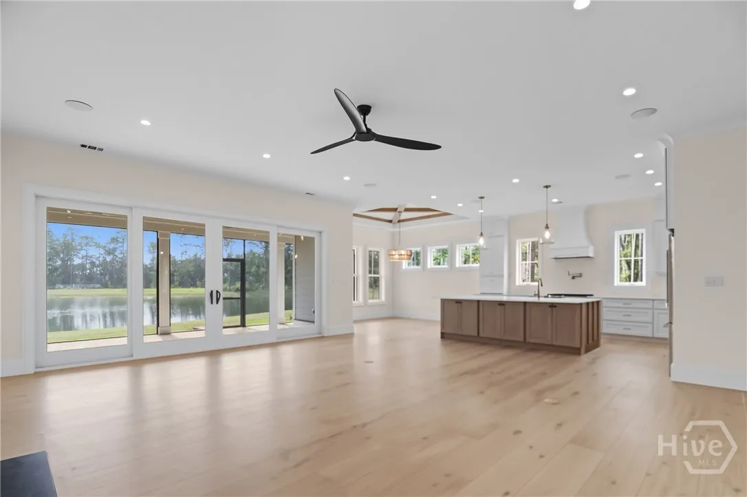 Savannah, Georgia 31411, United States, 5 Bedrooms Bedrooms, ,5 BathroomsBathrooms,Residential,Active,91924