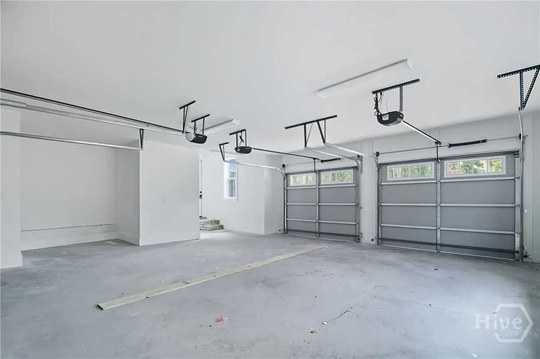 Savannah, Georgia 31411, United States, 5 Bedrooms Bedrooms, ,5 BathroomsBathrooms,Residential,Active,91924