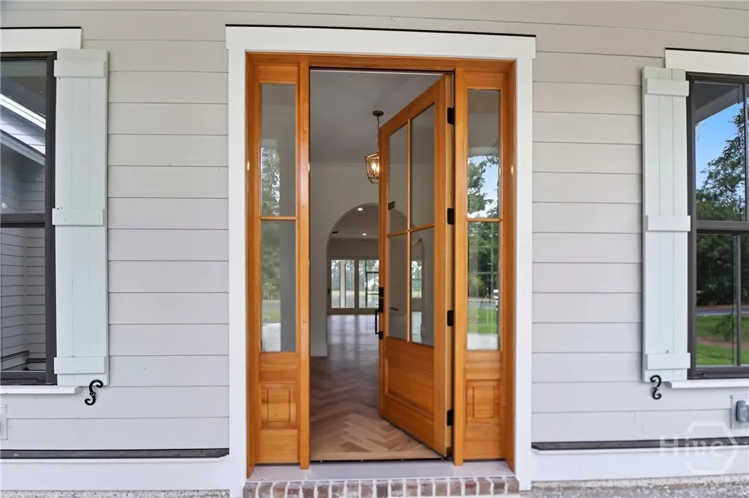 Savannah, Georgia 31411, United States, 5 Bedrooms Bedrooms, ,5 BathroomsBathrooms,Residential,Active,91924