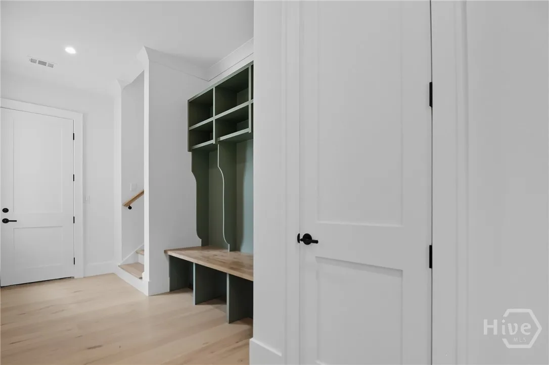 Savannah, Georgia 31411, United States, 5 Bedrooms Bedrooms, ,5 BathroomsBathrooms,Residential,Active,91924