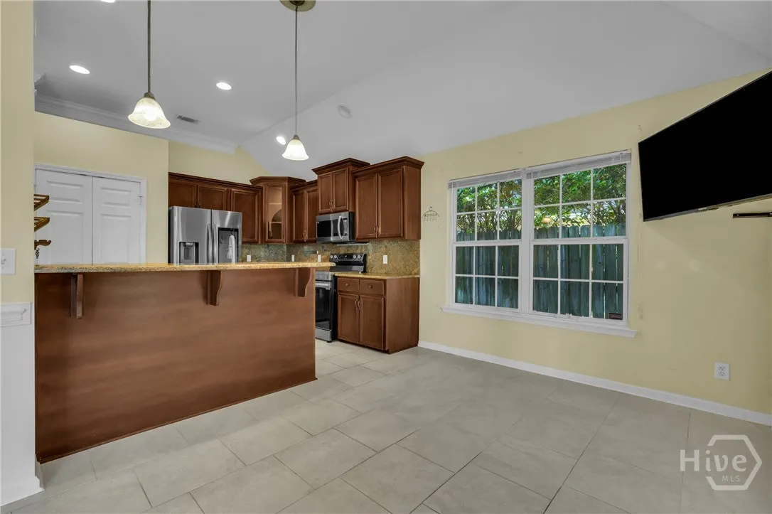 Savannah, Georgia 31419, United States, 4 Bedrooms Bedrooms, ,3 BathroomsBathrooms,Residential,Pending,215418