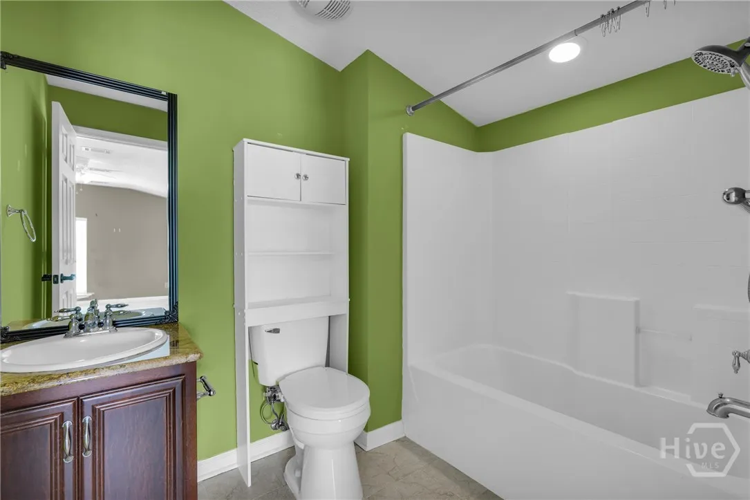 Savannah, Georgia 31419, United States, 4 Bedrooms Bedrooms, ,3 BathroomsBathrooms,Residential,Pending,215418