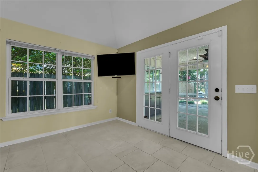 Savannah, Georgia 31419, United States, 4 Bedrooms Bedrooms, ,3 BathroomsBathrooms,Residential,Pending,215418