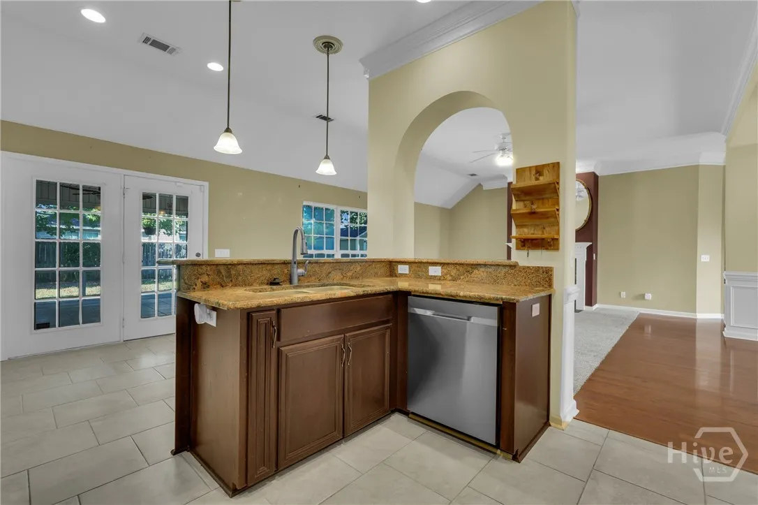 Savannah, Georgia 31419, United States, 4 Bedrooms Bedrooms, ,3 BathroomsBathrooms,Residential,Pending,215418