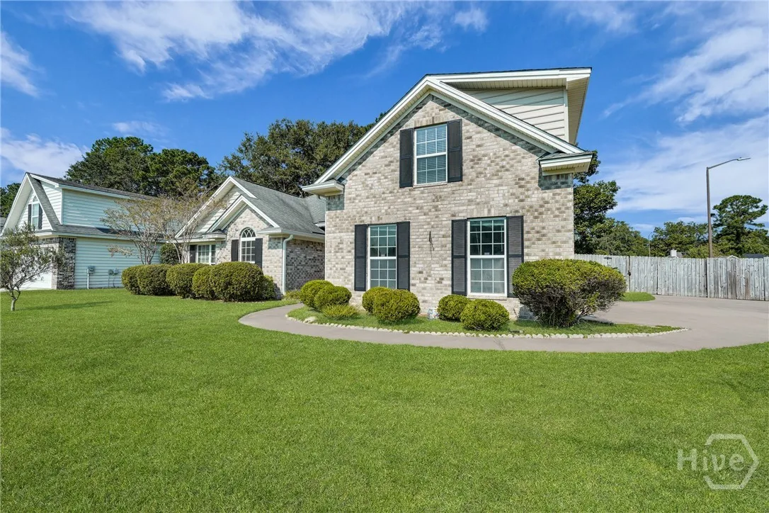 Savannah, Georgia 31419, United States, 4 Bedrooms Bedrooms, ,3 BathroomsBathrooms,Residential,Pending,215418