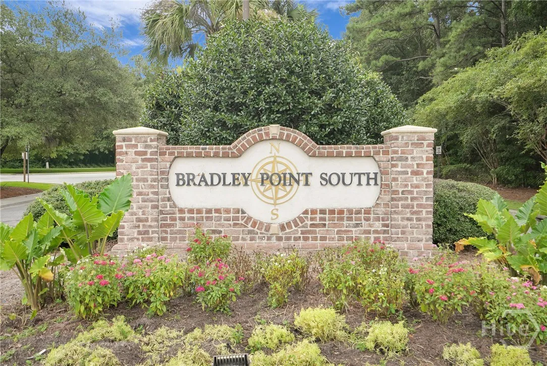 Savannah, Georgia 31419, United States, 4 Bedrooms Bedrooms, ,3 BathroomsBathrooms,Residential,Pending,215418