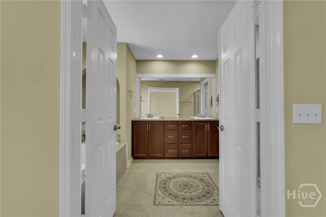 Savannah, Georgia 31419, United States, 4 Bedrooms Bedrooms, ,3 BathroomsBathrooms,Residential,Pending,215418