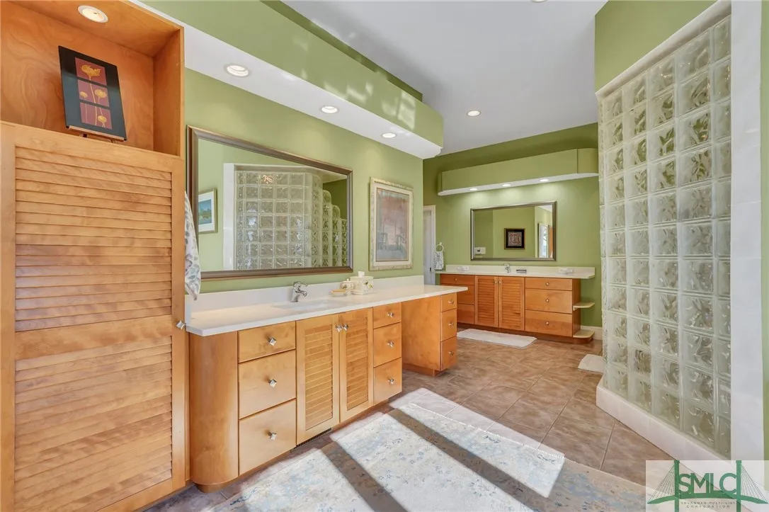 Savannah, Georgia 31411, United States, 4 Bedrooms Bedrooms, ,5 BathroomsBathrooms,Residential,Active,4870