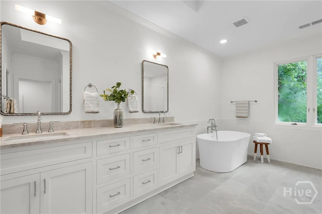 Savannah, Georgia 31411, United States, 4 Bedrooms Bedrooms, ,3 BathroomsBathrooms,Residential,Active,191296