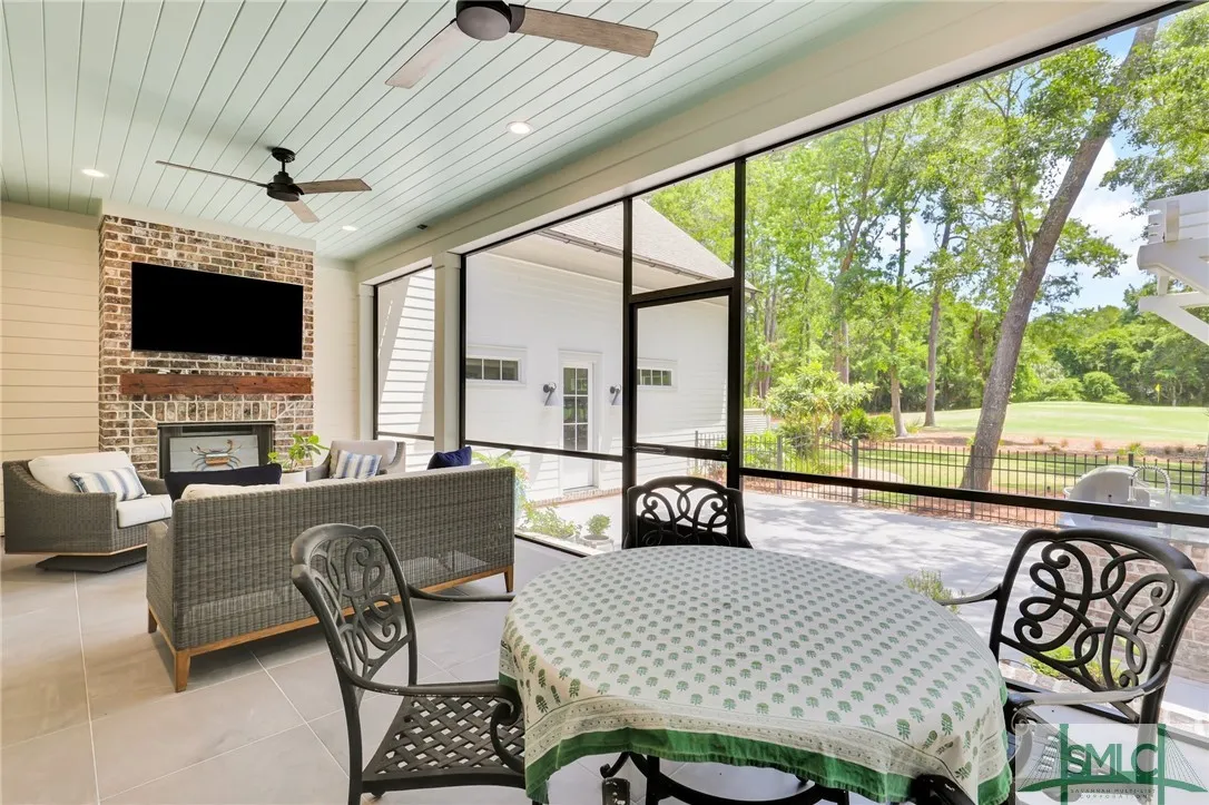 Savannah, Georgia 31411, United States, 4 Bedrooms Bedrooms, ,4 BathroomsBathrooms,Residential,Pending,120631