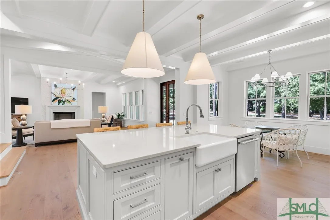 Savannah, Georgia 31411, United States, 4 Bedrooms Bedrooms, ,4 BathroomsBathrooms,Residential,Pending,120631