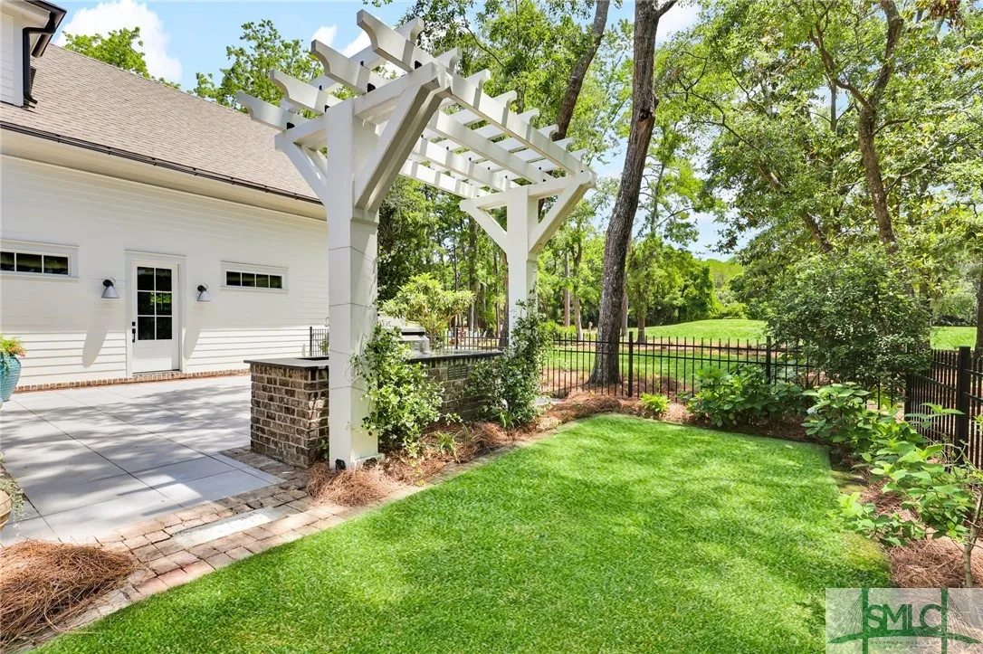 Savannah, Georgia 31411, United States, 4 Bedrooms Bedrooms, ,4 BathroomsBathrooms,Residential,Pending,120631