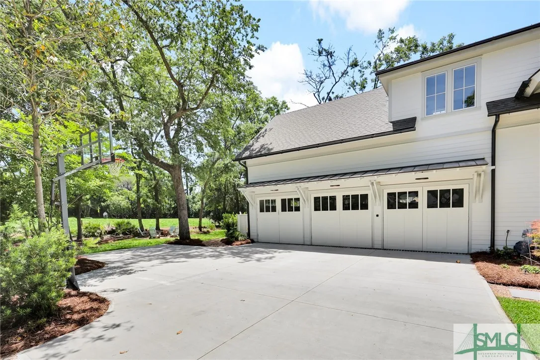 Savannah, Georgia 31411, United States, 4 Bedrooms Bedrooms, ,4 BathroomsBathrooms,Residential,Pending,120631