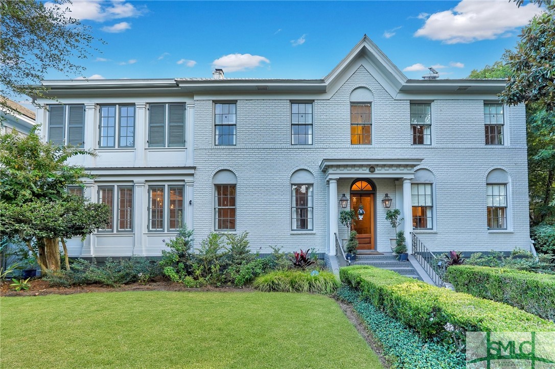 205 E 44th Street
