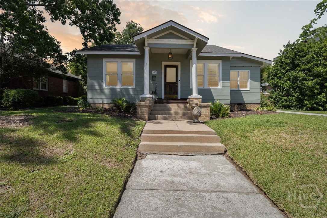 532 E 50th Street