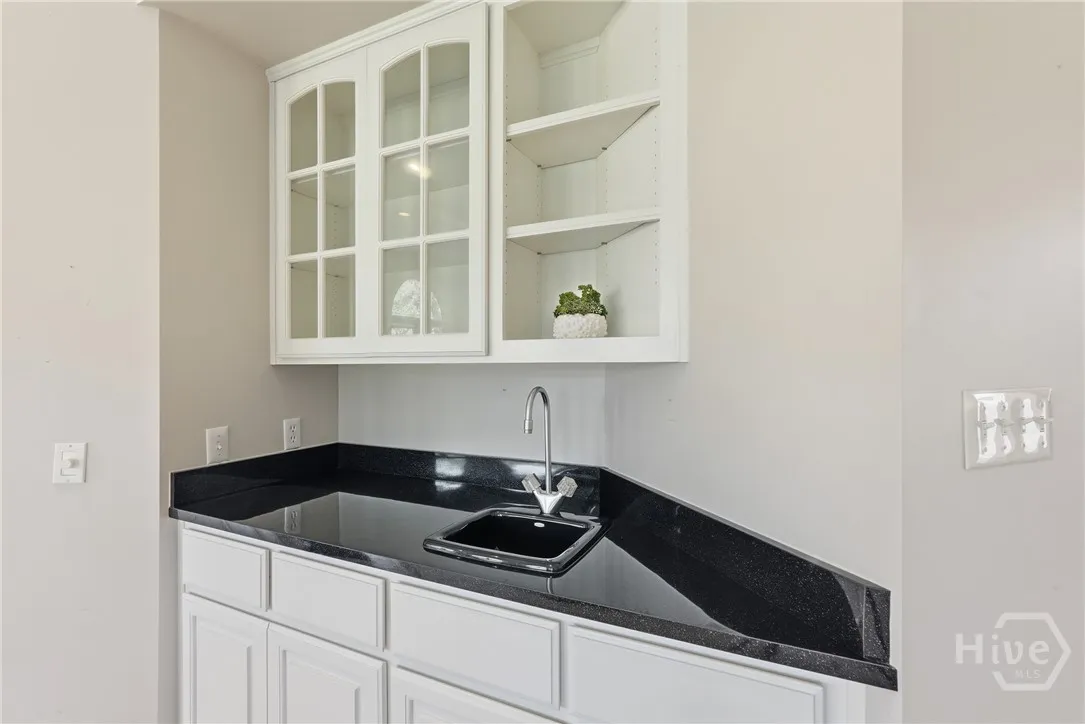 Savannah, Georgia 31411, United States, 3 Bedrooms Bedrooms, ,4 BathroomsBathrooms,Residential,Active,232574