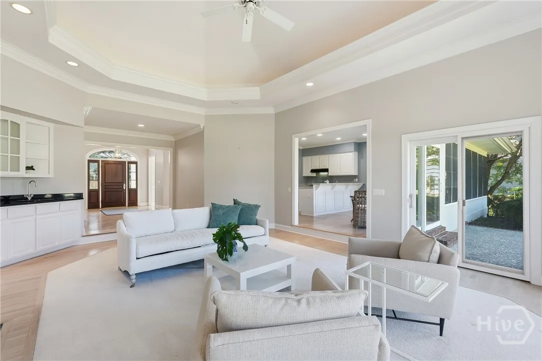 Savannah, Georgia 31411, United States, 3 Bedrooms Bedrooms, ,4 BathroomsBathrooms,Residential,Active,232574