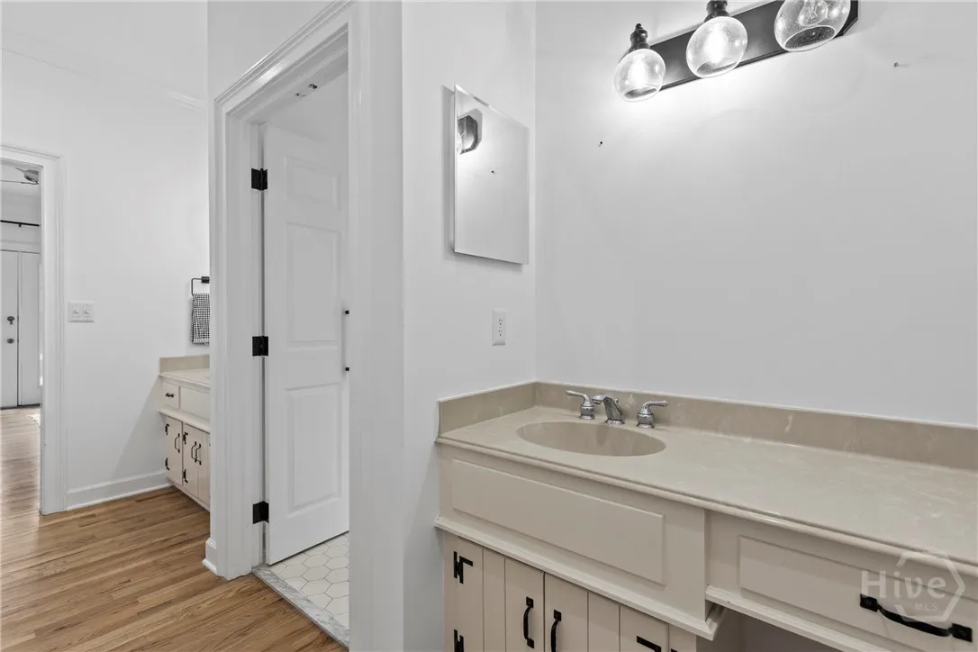 Savannah, Georgia 31411, United States, 4 Bedrooms Bedrooms, ,4 BathroomsBathrooms,Residential,Pending,140801