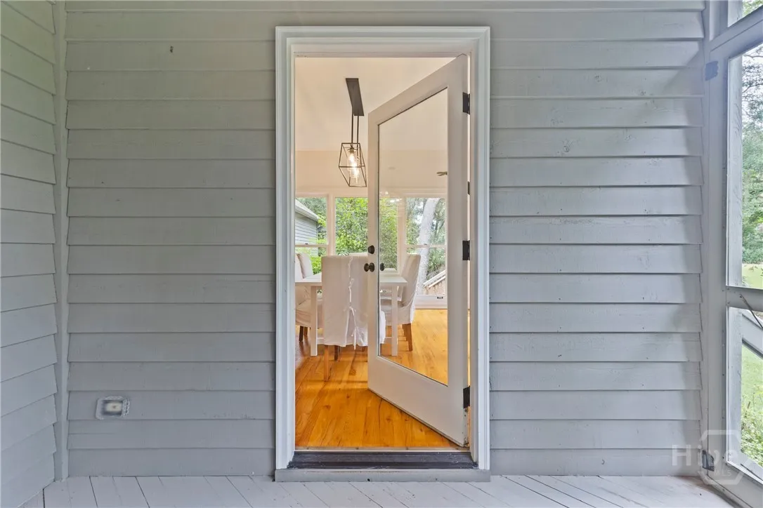 Savannah, Georgia 31411, United States, 4 Bedrooms Bedrooms, ,4 BathroomsBathrooms,Residential,Pending,140801